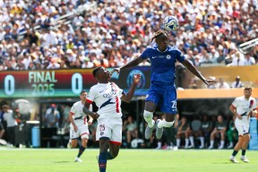 爱游戏体育-切尔西教练压力巨大！，Uzi遭遇二十持续失利比赛高潮迭起(世界第一冲击波uzi)